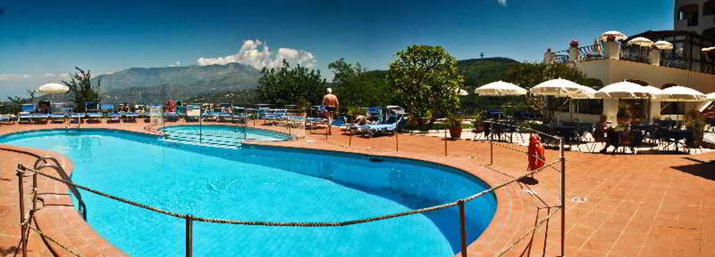 Grand-Hotel-Hermitage-Pool-16