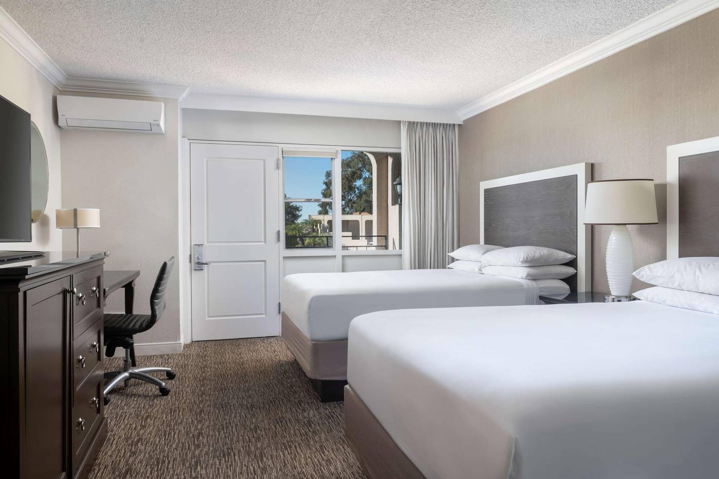 Hyatt-Regency-Newport-Beach-Room-24