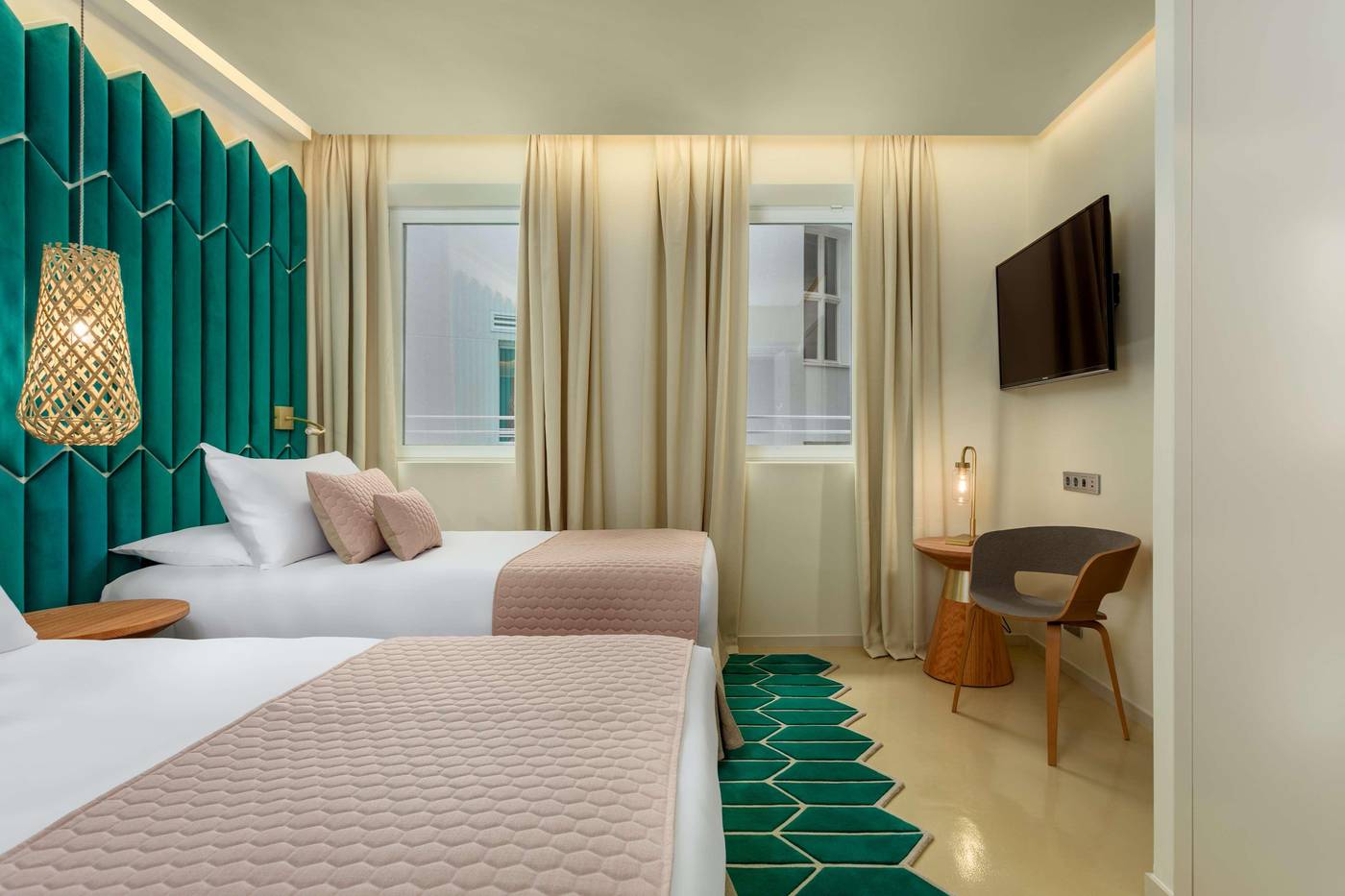 Room-Mate-Macarena-Room-14