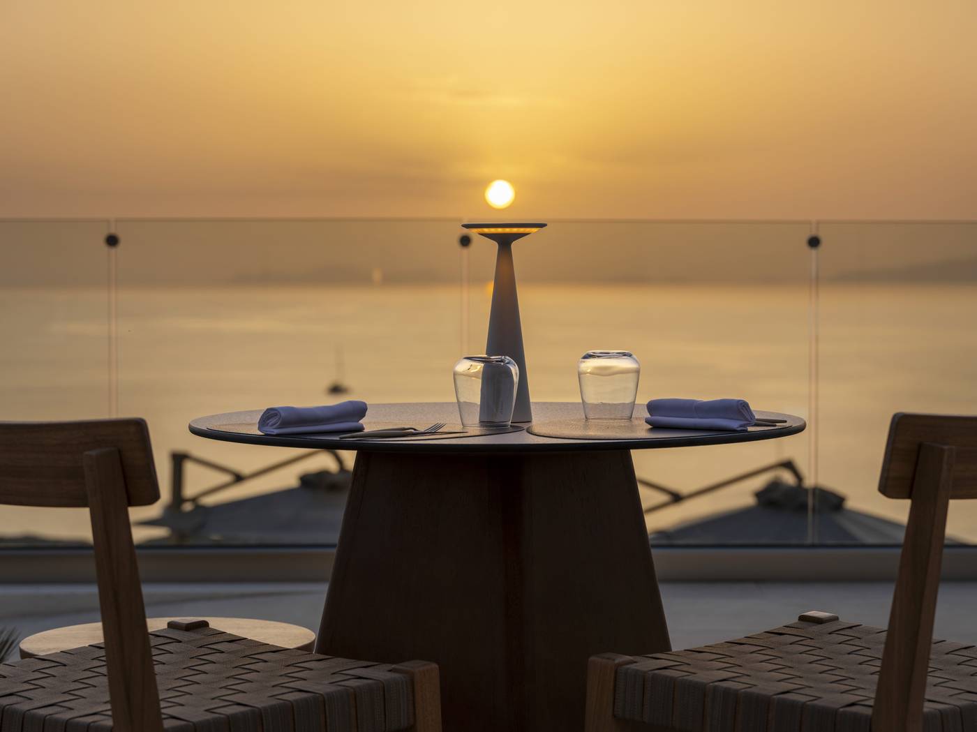 Santo Mine Oia Suites