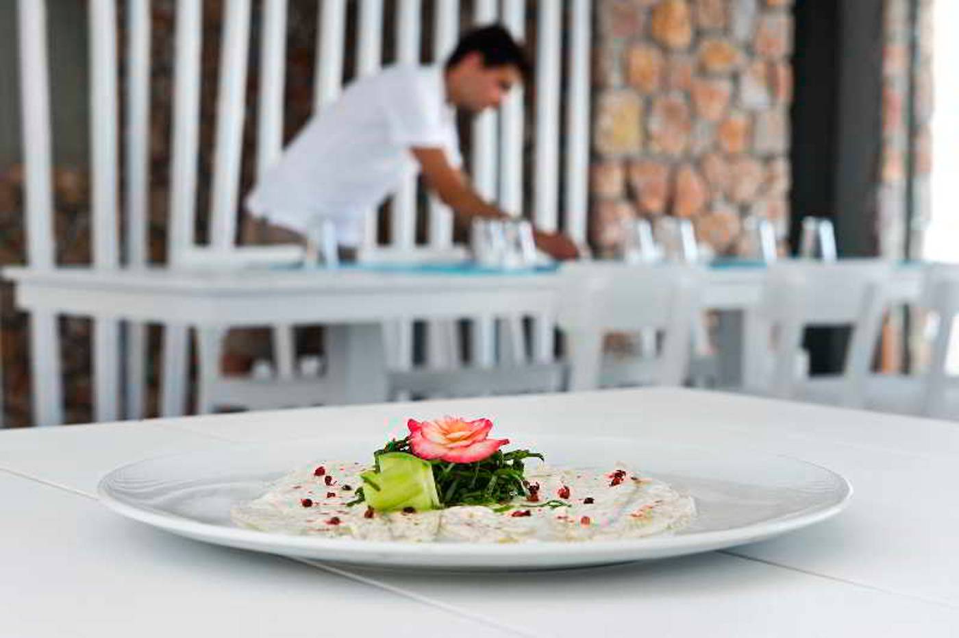 Acroterra-Rosa-Luxury-Suites-Restaurant-21