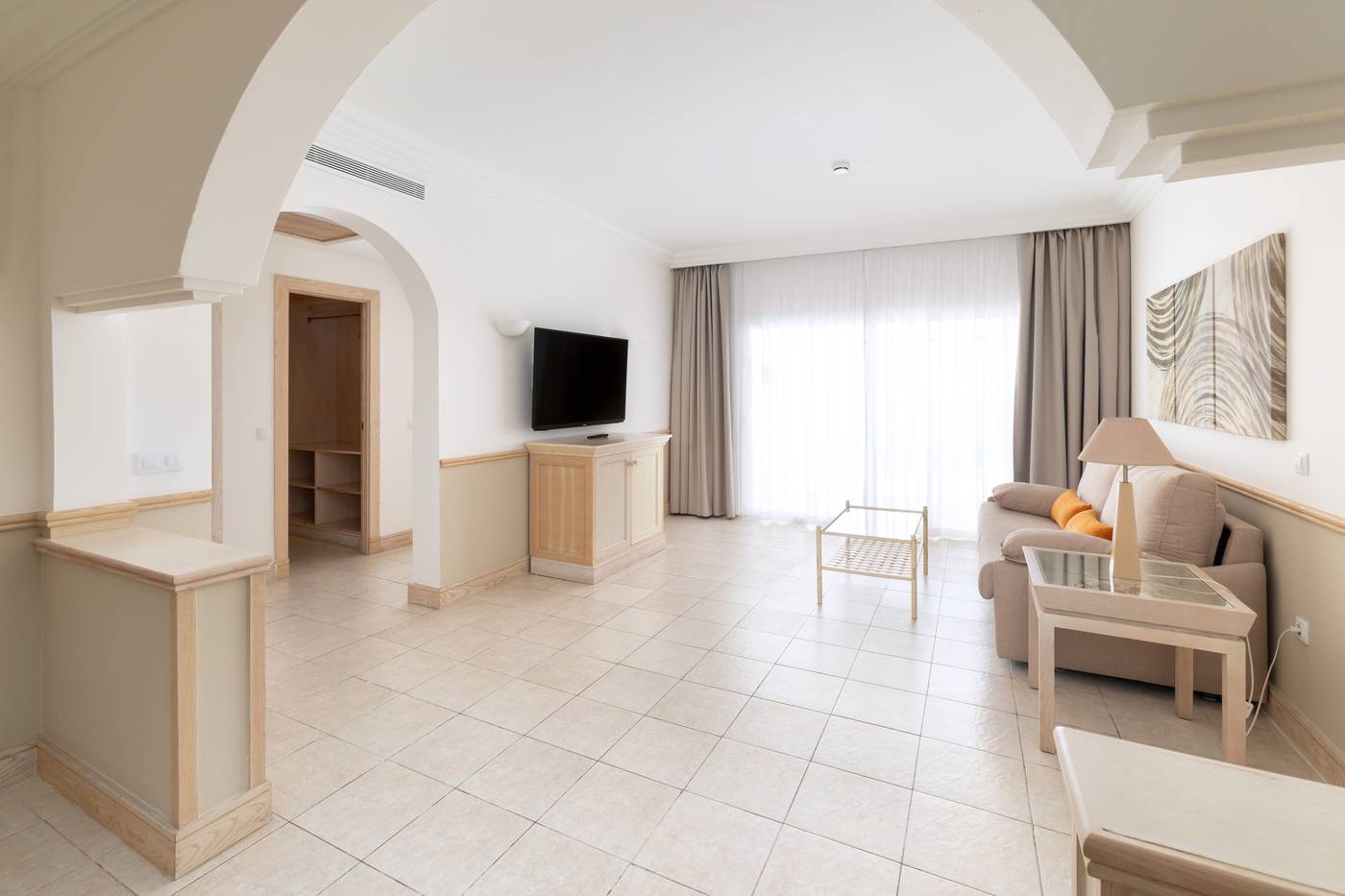 Gran-Castillo-Tagoro-Family---Fun-Playa-Blanca-Room-36