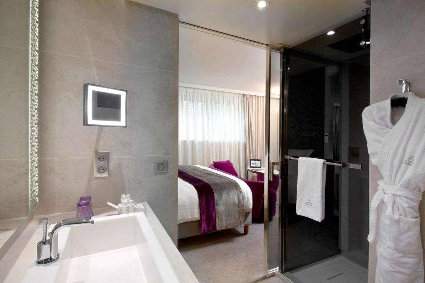 La-Villa-Maillot---Arc-de-Triomphe-Room-56