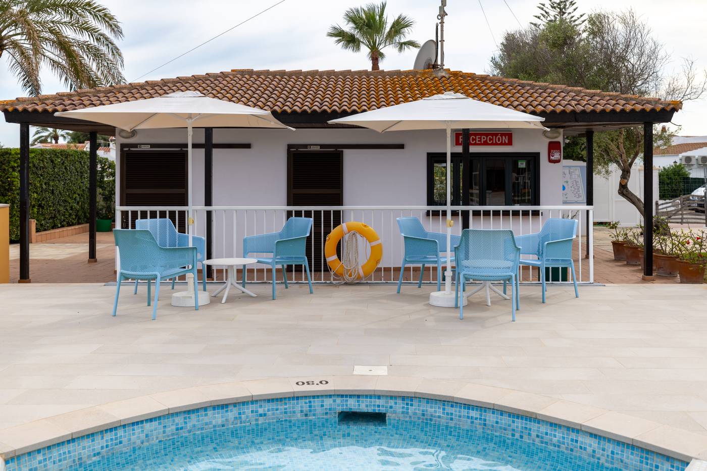 Ses-Anneres-Lobby-17