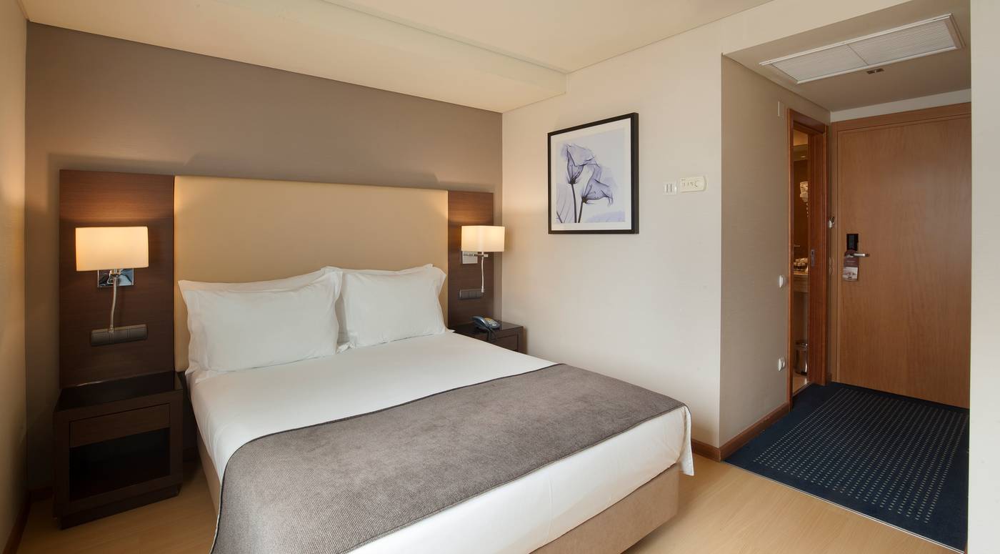 Turim-Iberia-Hotel-Room-5