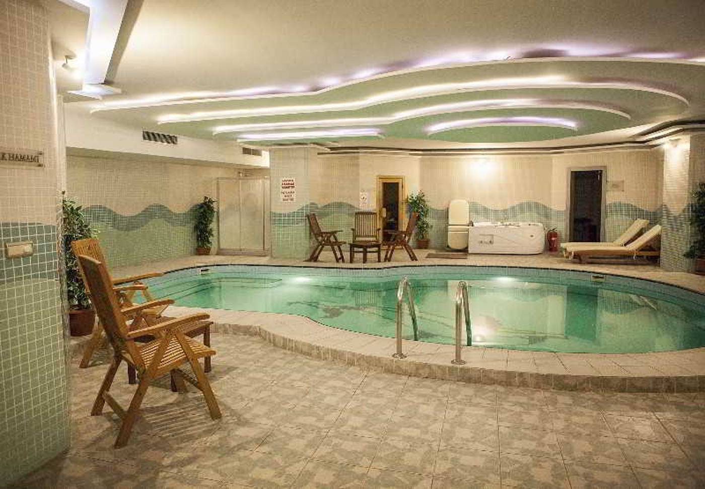 Bilek-Istanbul-Pool-43