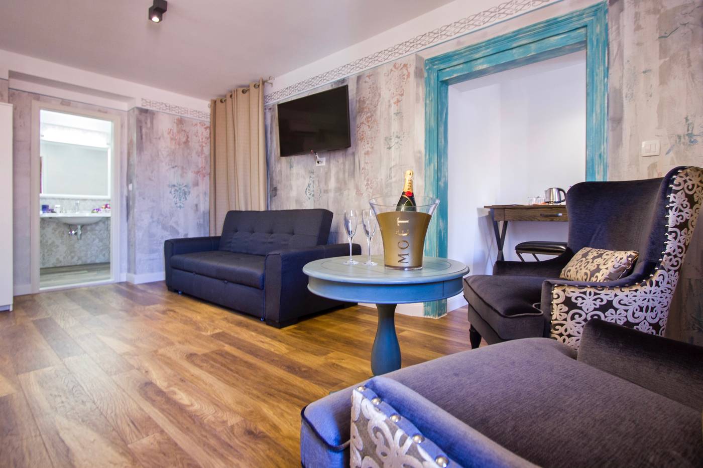 Plaza-Marchi-Old-Town---Quaint---Elegant-Hotels-Room-55