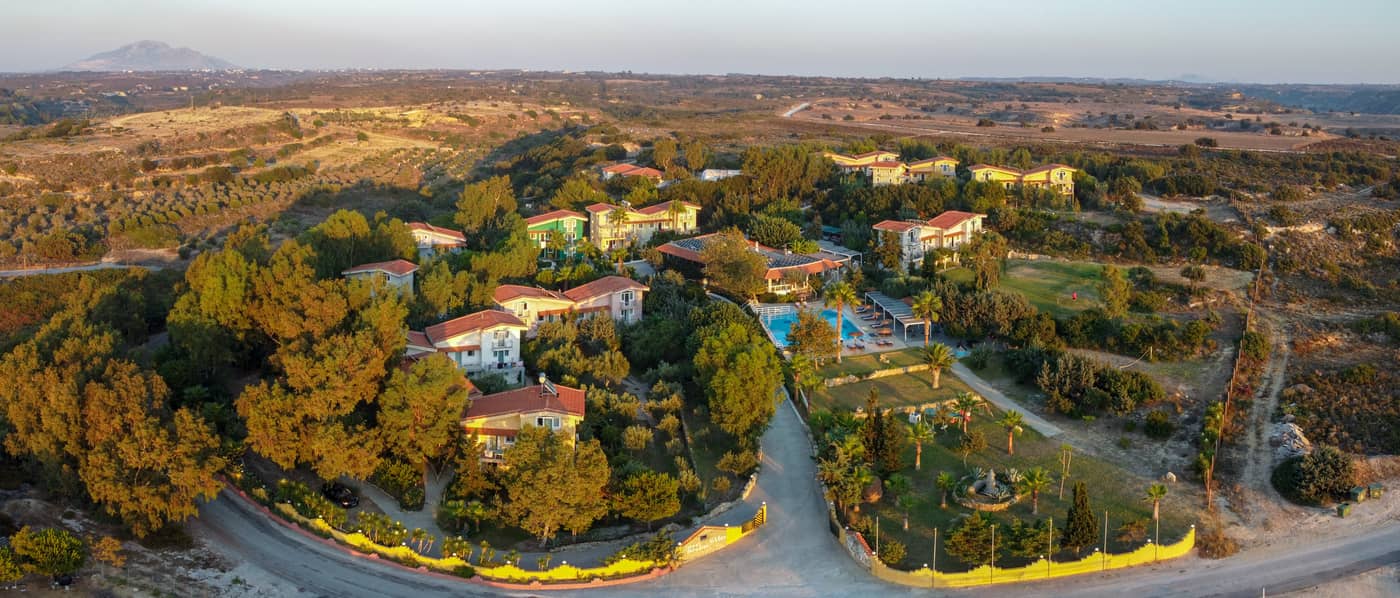 The-Small-Village-General-view-26