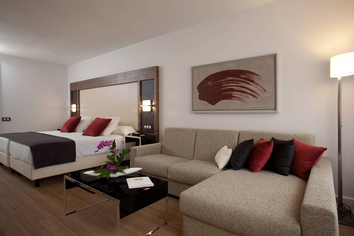 Courtyard-Madrid-Princesa-Room-28