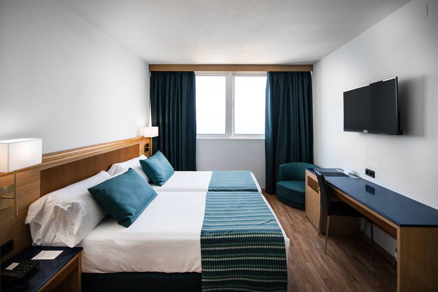 Catalonia-las-Vegas-Room-16