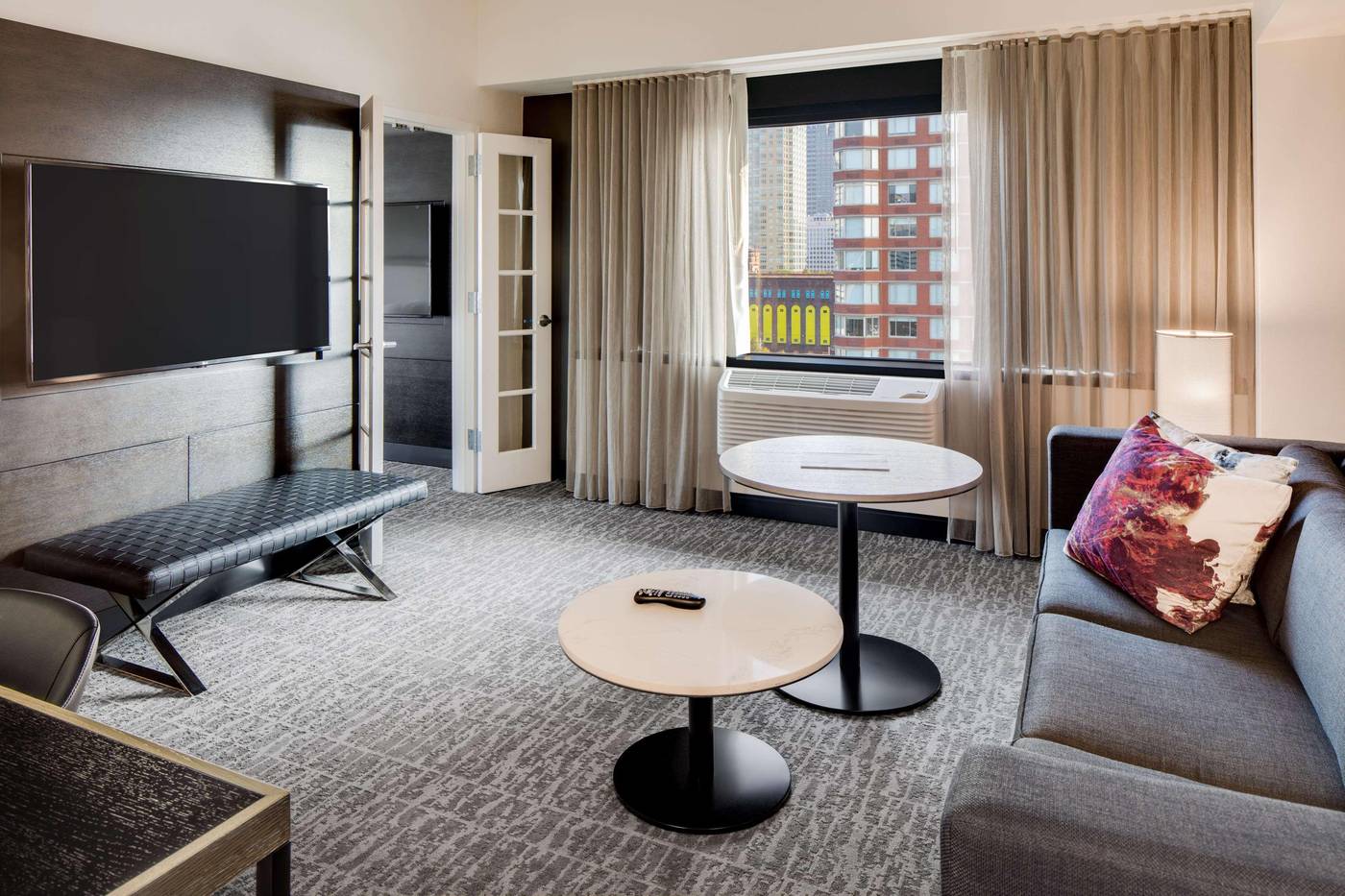 Doubletree-Hotel-Jersey-City-Room-12