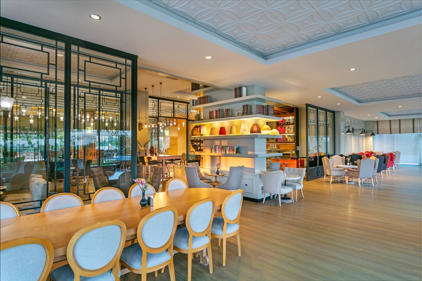 Titanic-Deluxe-Lara-Bar-55