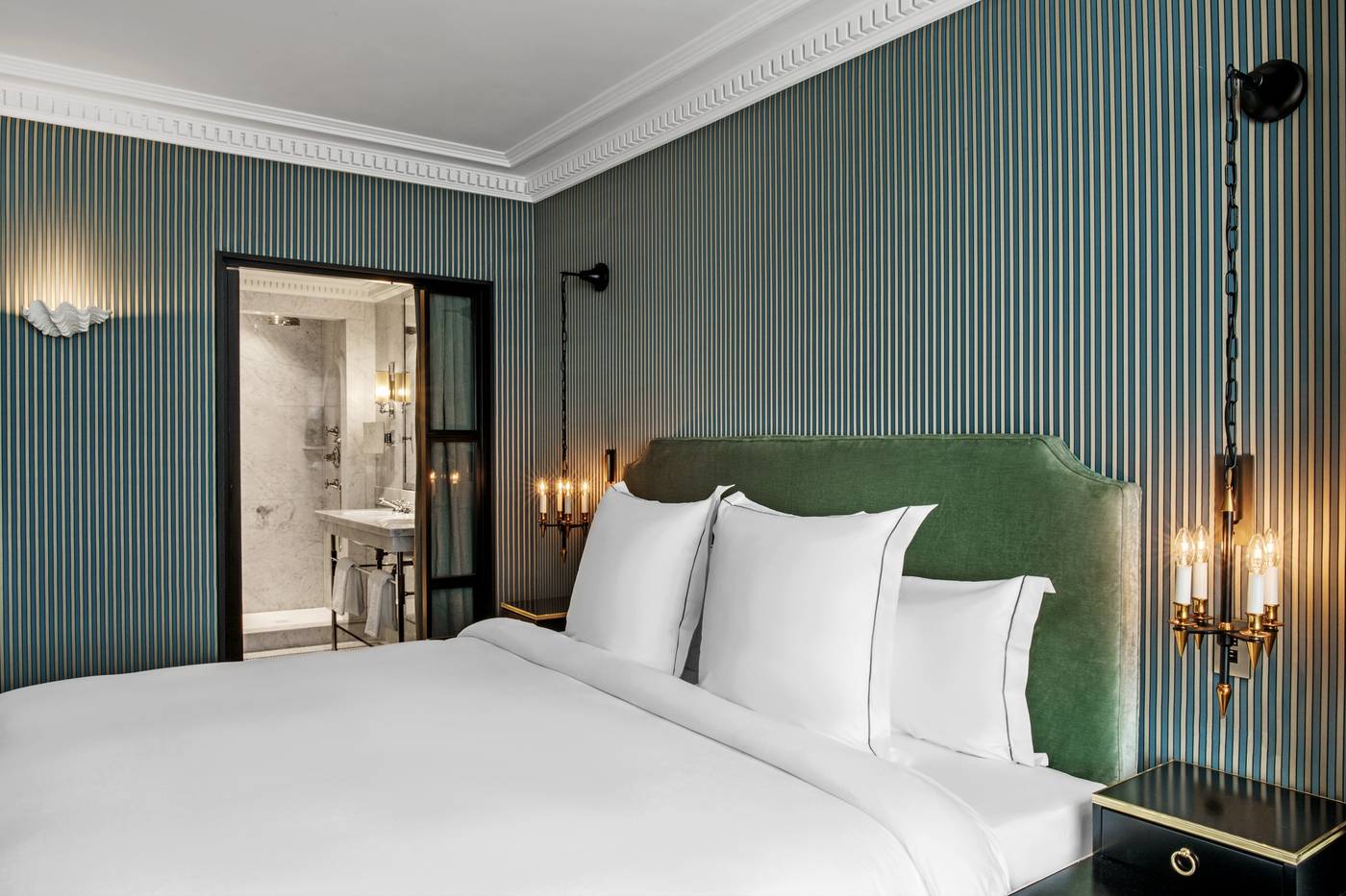 Hotel-de-Berri-Champs-Elysees--a-Luxury-Collection-Hotel--Paris-Room-25