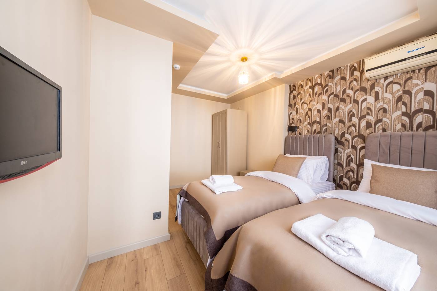 Taksim No 44 Hotel & Suites-Turkey-İSTANBUL-Room-6