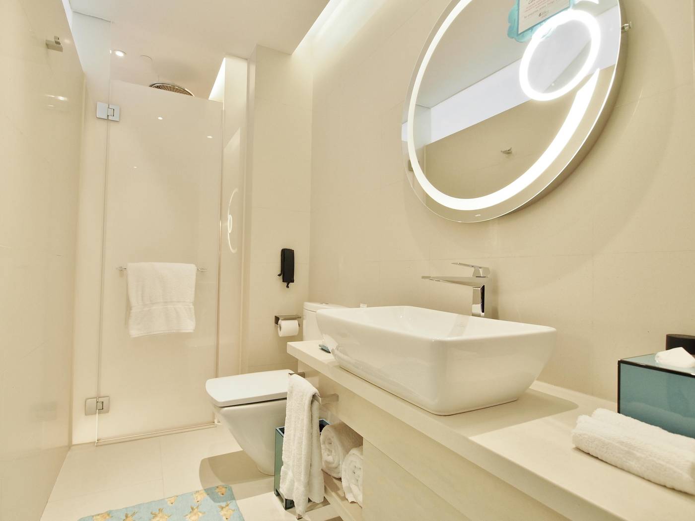 Hotel-Indigo-Hong-Kong-Island-Room-38