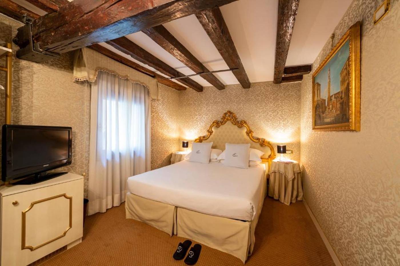Antico-Doge---a-Member-of-Elizabeth-Hotel-Room-21