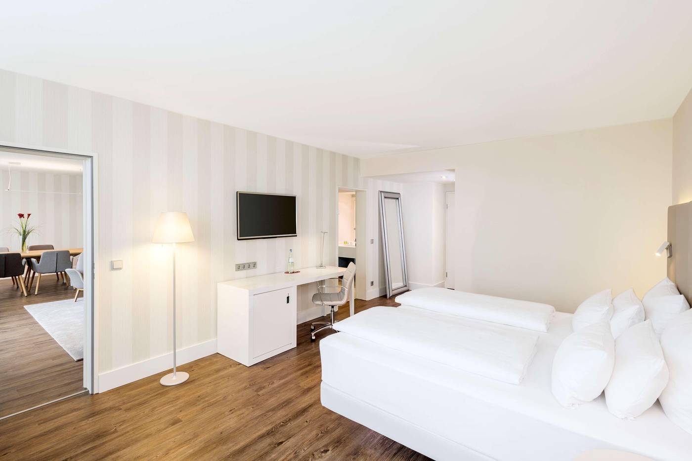 NH-Collection-Koln-Mediapark-Room-17