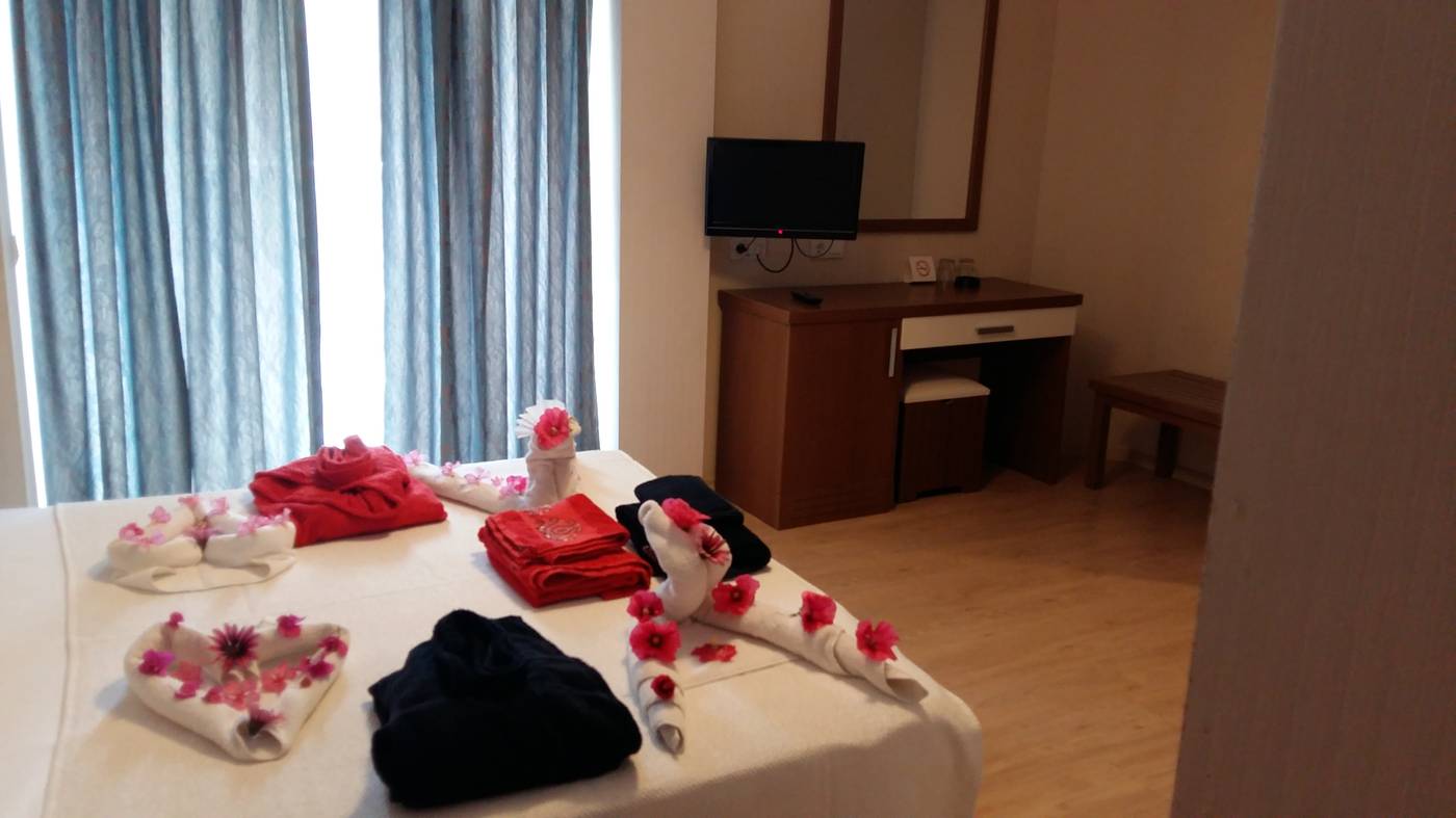 Supreme-Hotel-Room-24