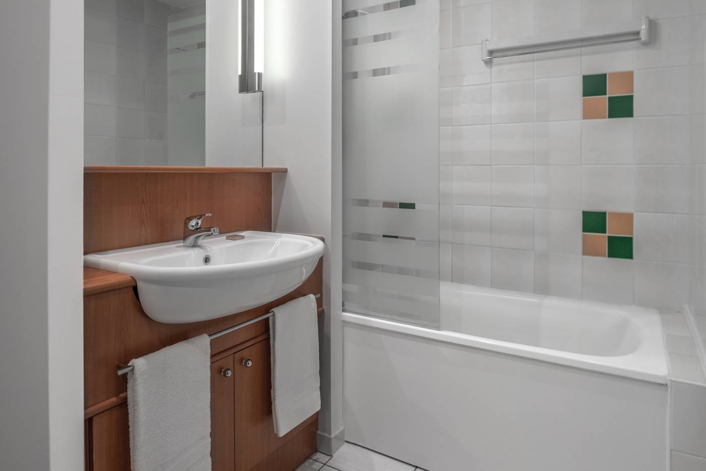 Citadines-Montmartre-Paris-Room-24