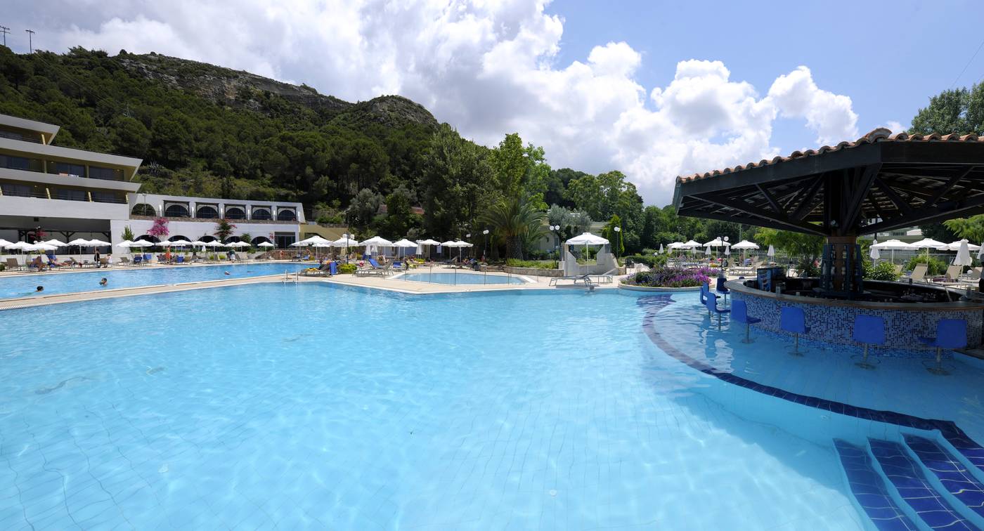 Olympic-Palace-Hotel-Bar-1