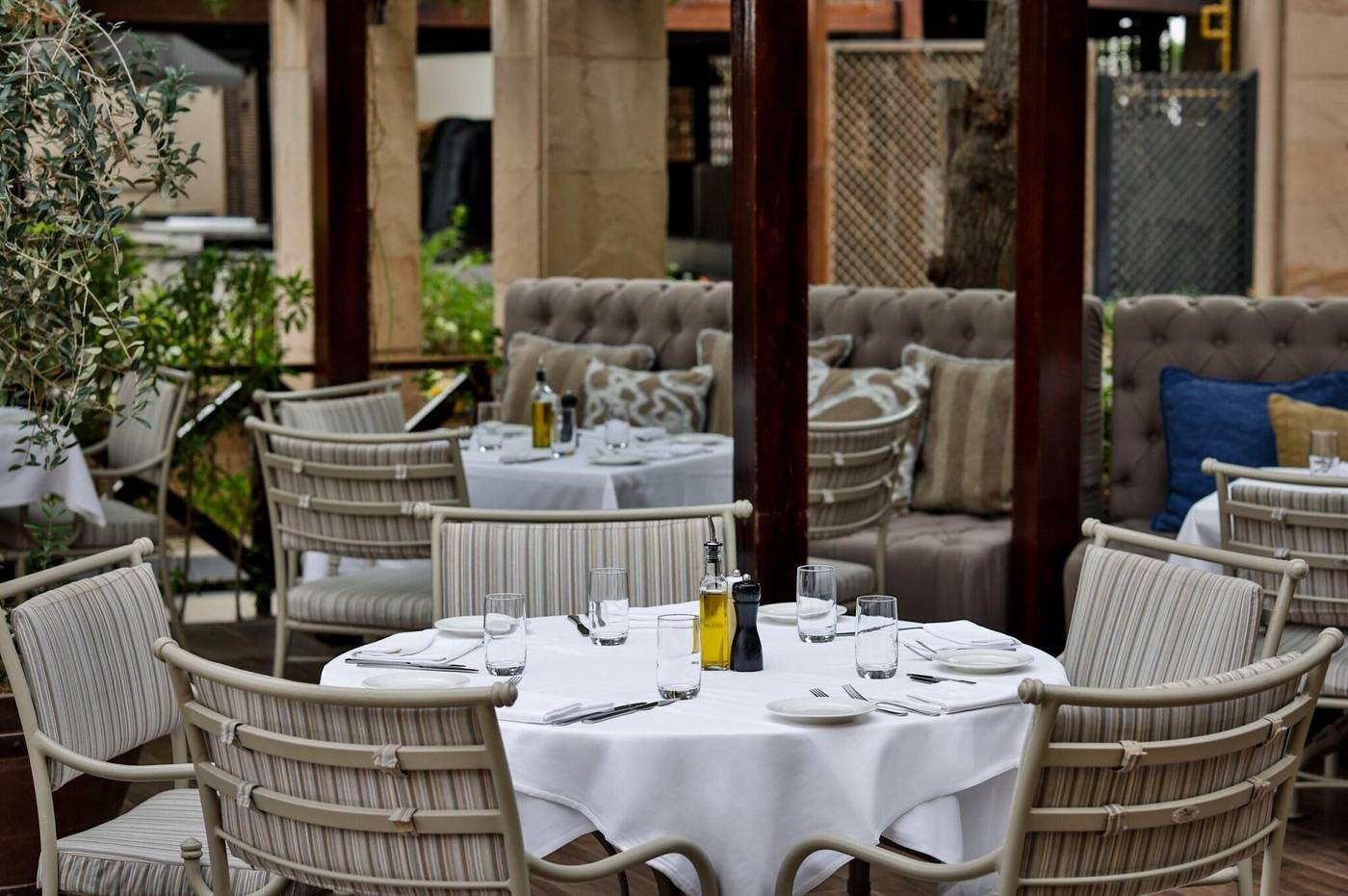 Le-Meridien-Dubai-Hotel---Conference-Centre-Restaurant-18