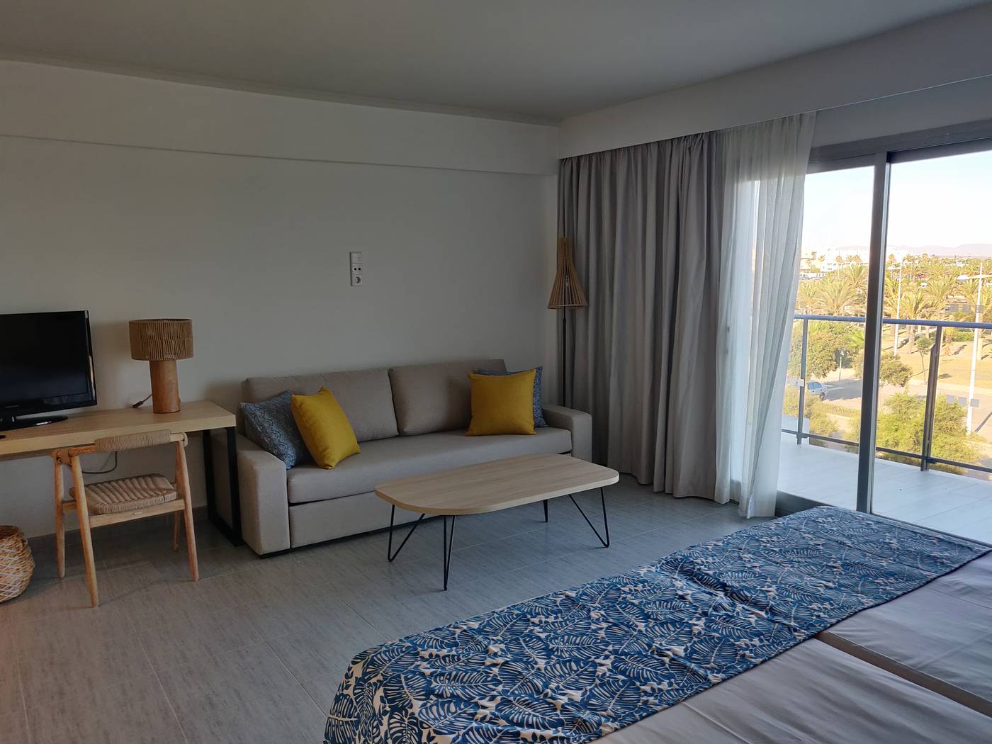 Cabogata-Garden-Room-35