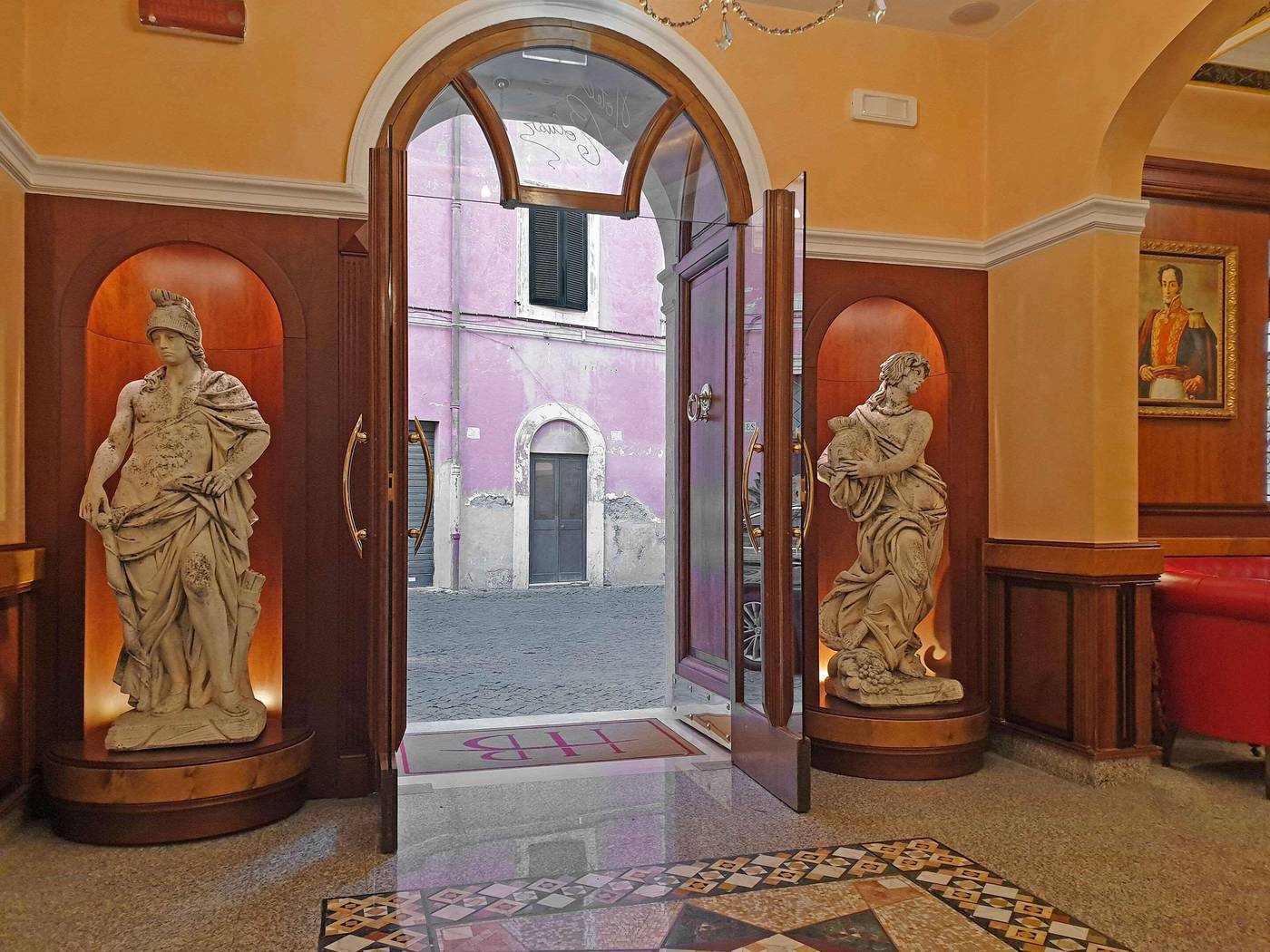 Comfort-Hotel-Bolivar-General-view-19