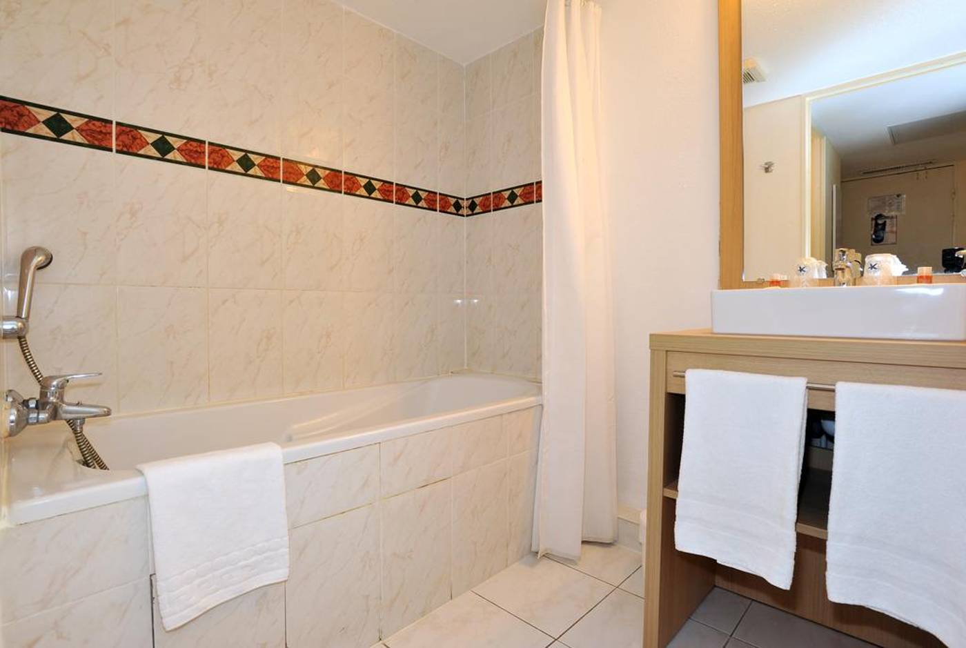 Inter-Hotel-Sea-Side-Park-Room-19