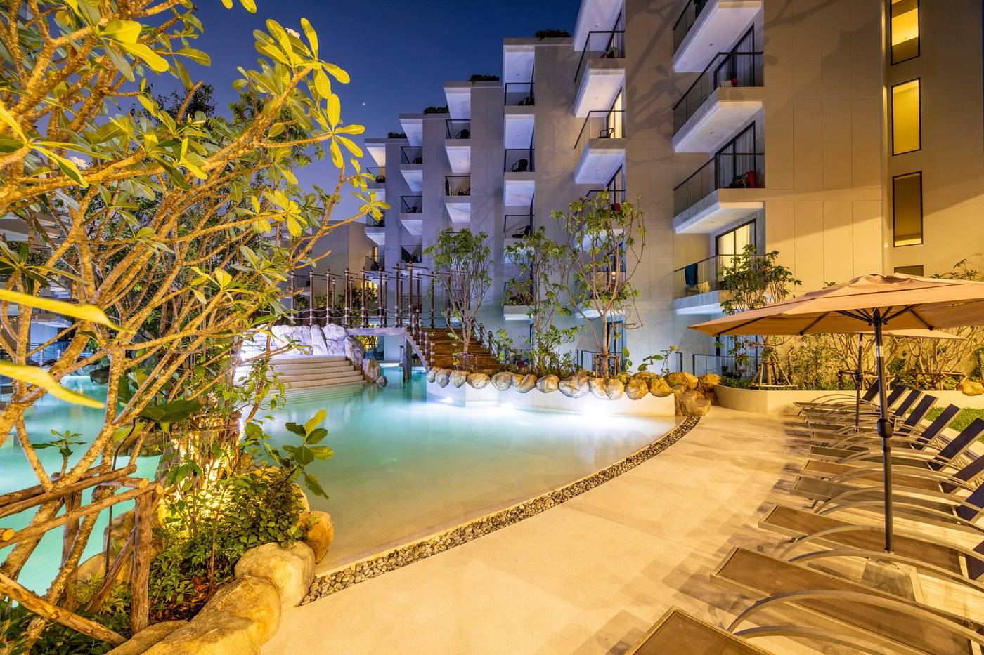 Phuket-Emerald-Beach-Resort-Pool-26