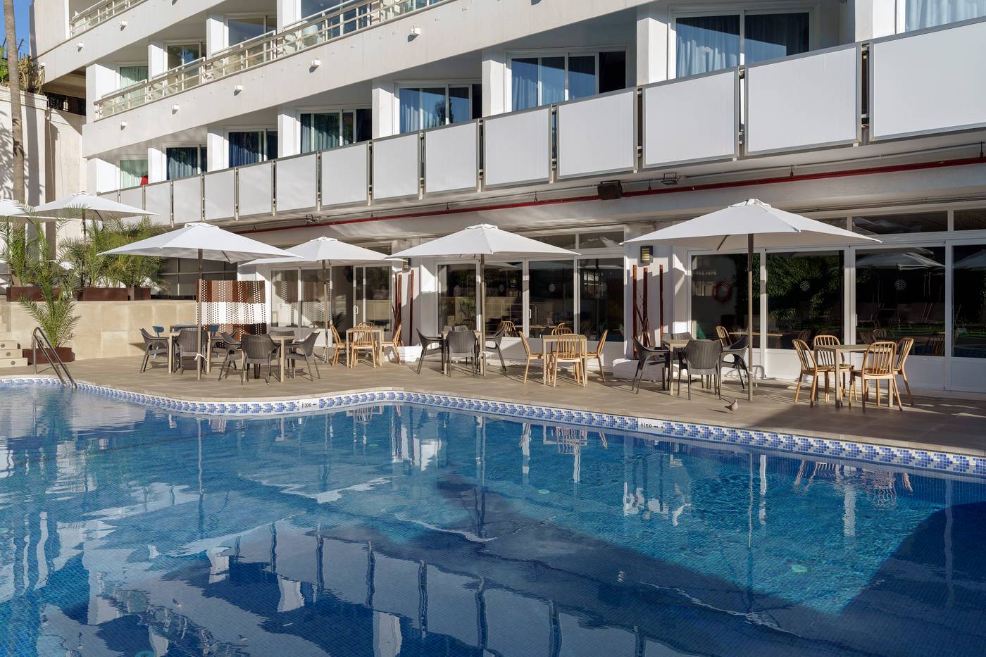 AluaSoul-Costa-Malaga-adults-reccommended-Pool-5