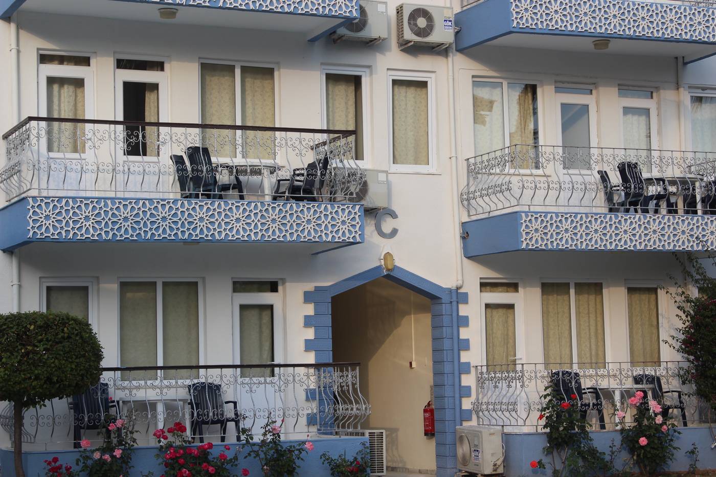 Side-Papaya-Apart-Hotel-General-view-13