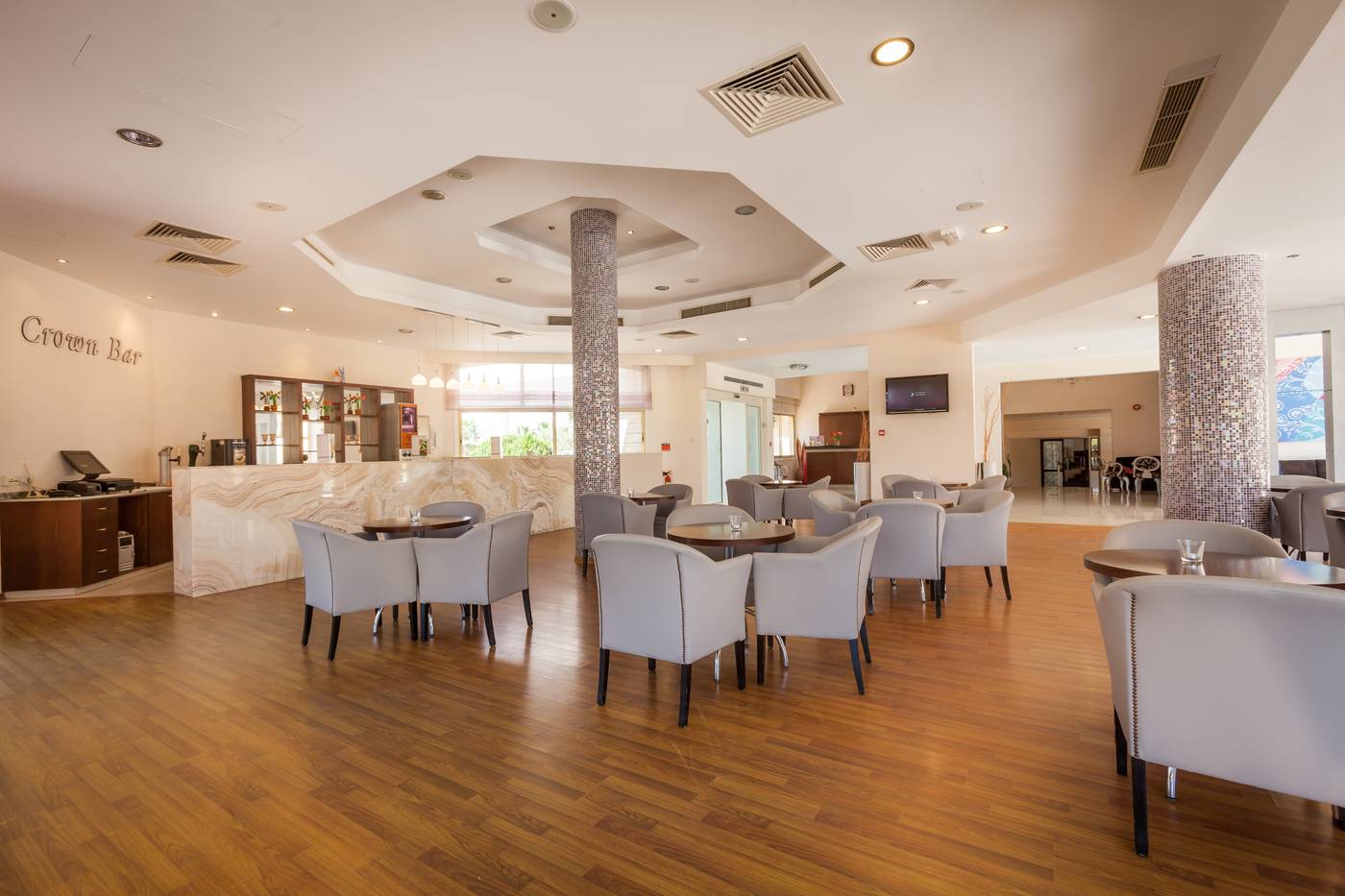 Crown Resort Henipa
