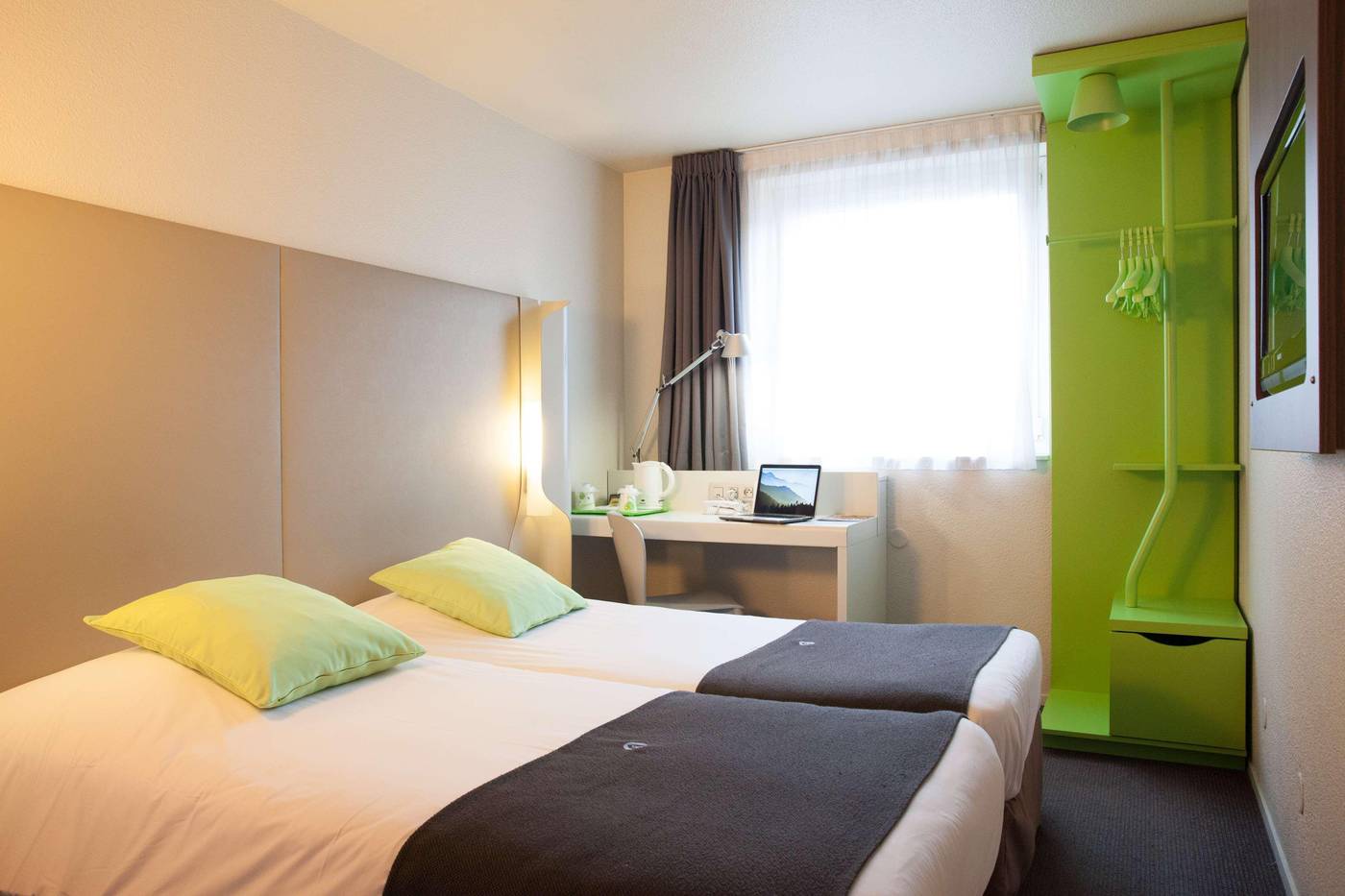 Campanile-Paris-Ouest---Nanterre---La-Defense-Room-8