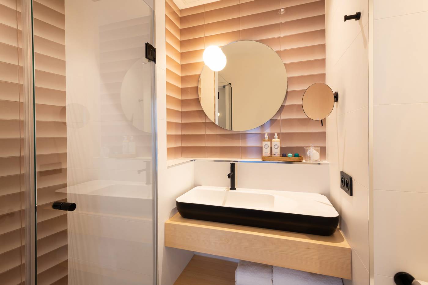 Hotel-Amoi-Paris-Room-31