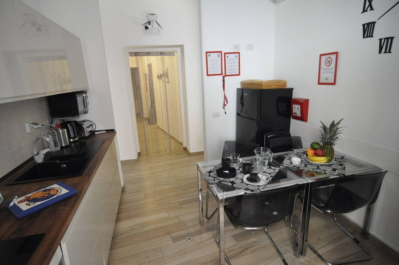 Flatinrome-Trastevere-Deluxe-Rooms-Restaurant-7