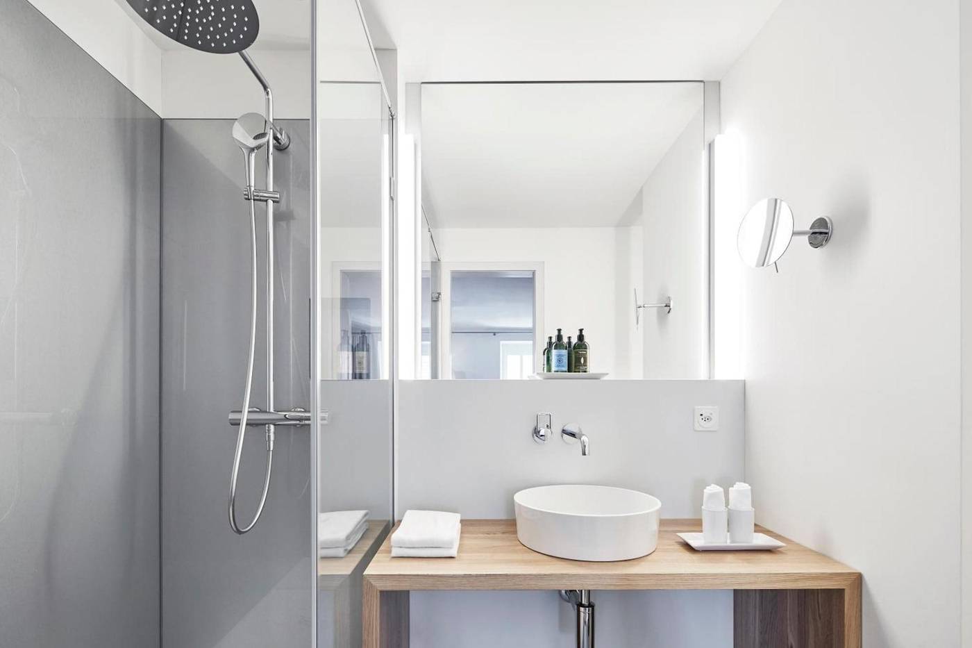 Consum Residence By Krafft Basel-Switzerland-BASEL-Room-9