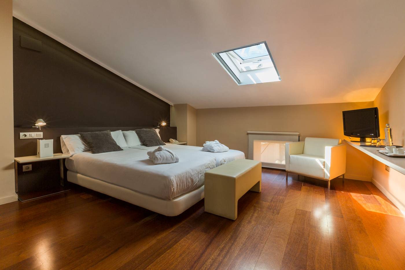 Gran-Claustre-Room-6