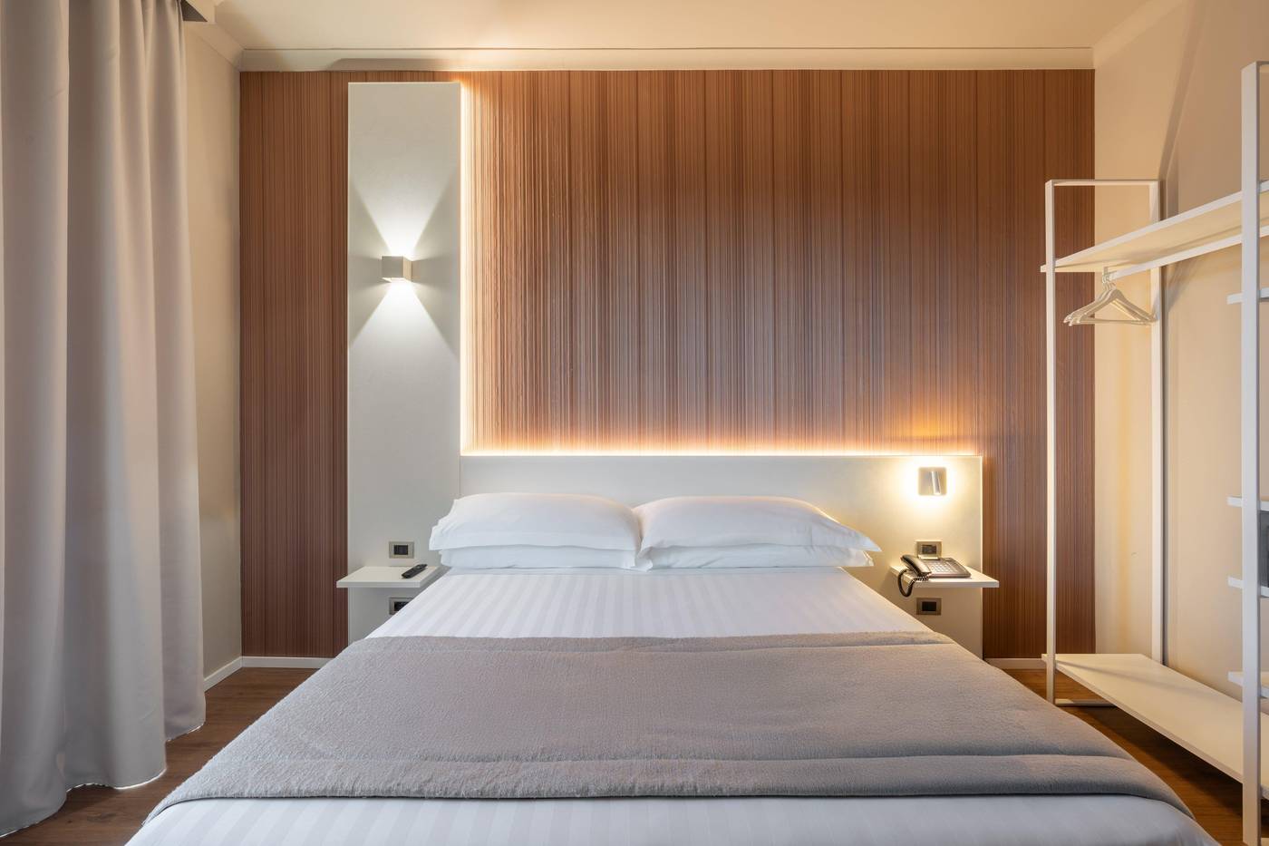 The-Smooth-Rome-Room-18