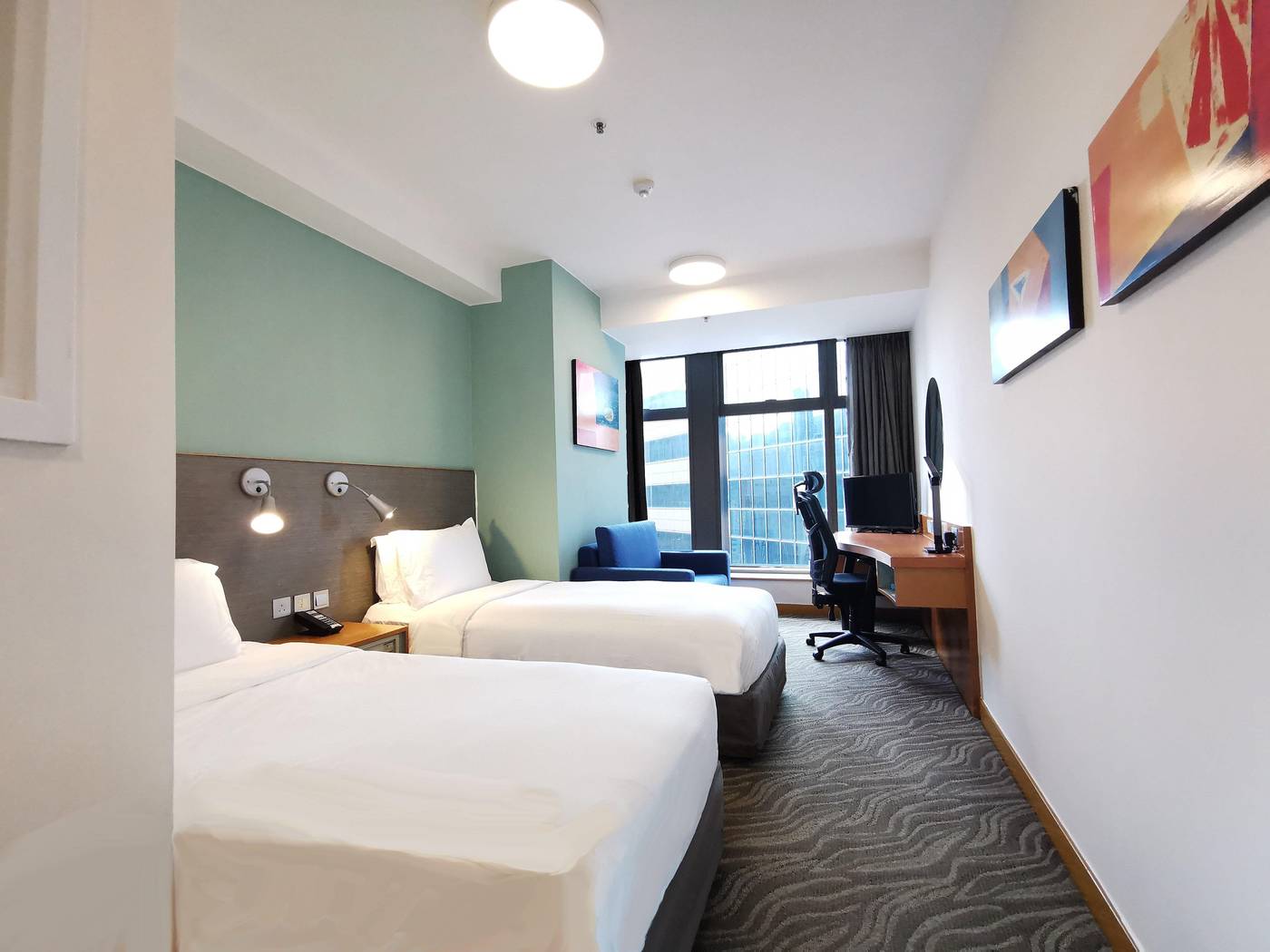 Holiday-Inn-Express-Causeway-Bay-Hong-Kong-Room-27