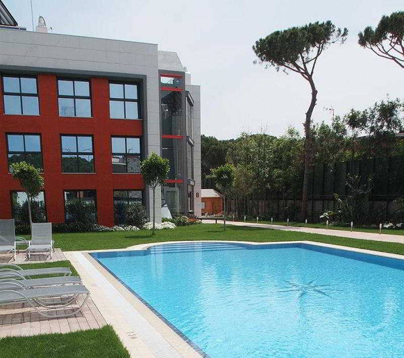 Royal-Marina-Gardens-Pool-5