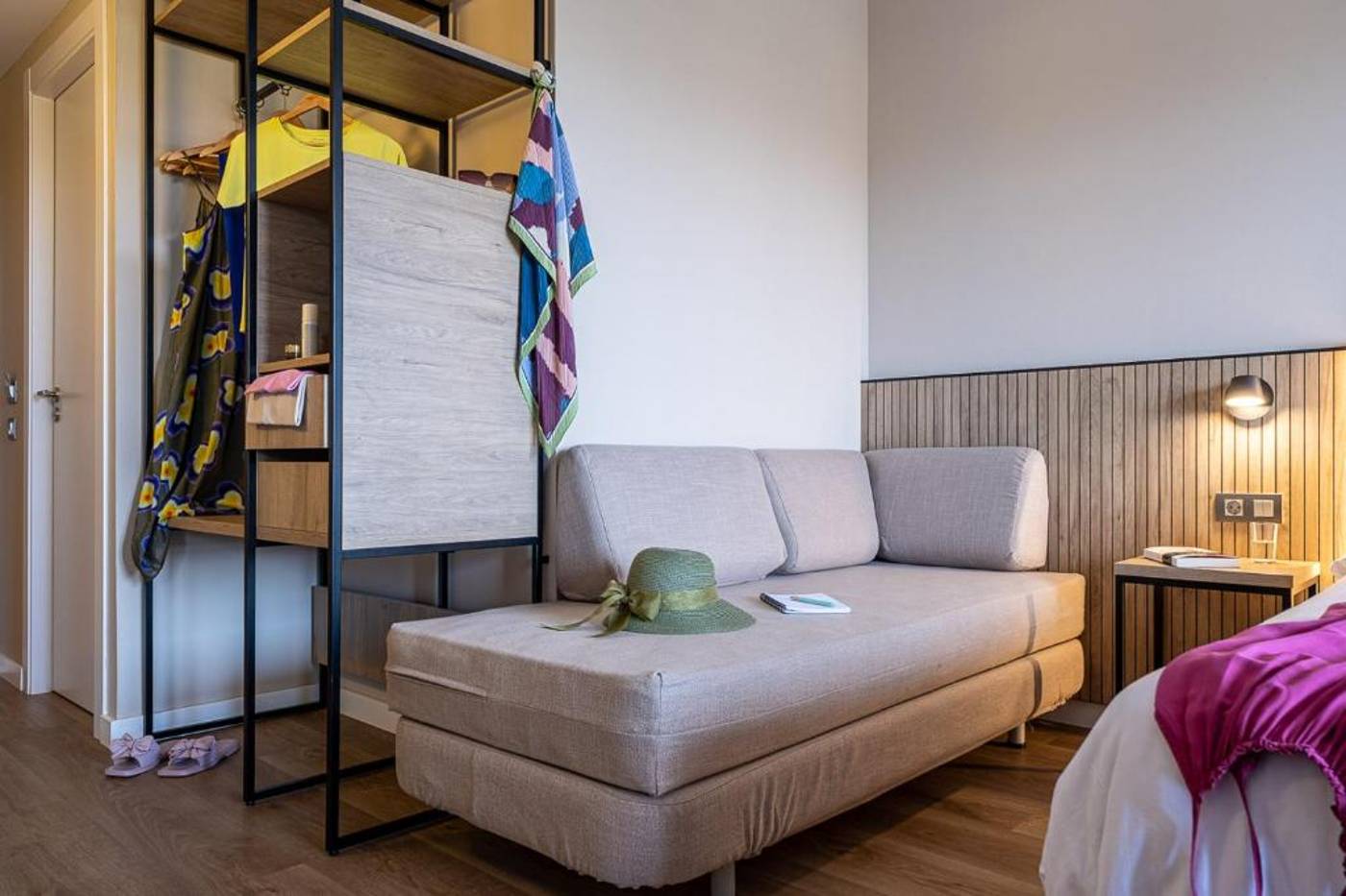 California-Palace-Room-18