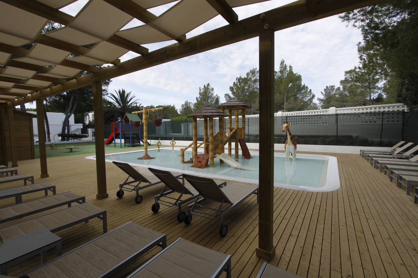 Portinatx-Beach-Club-Hotel-Sports-and-Entertainment-15