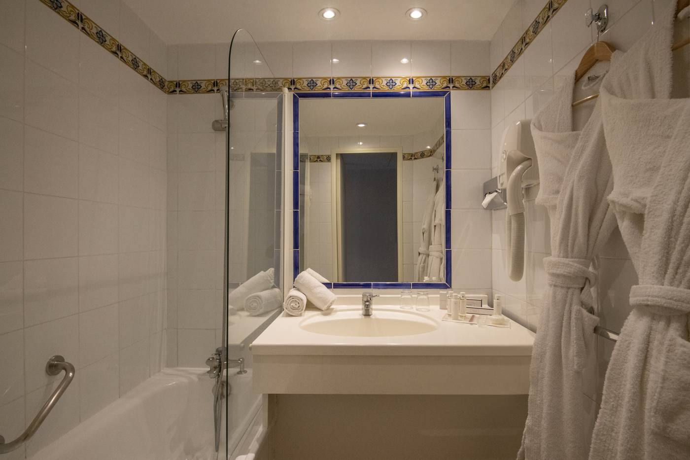 Amarante-Cannes-Room-24