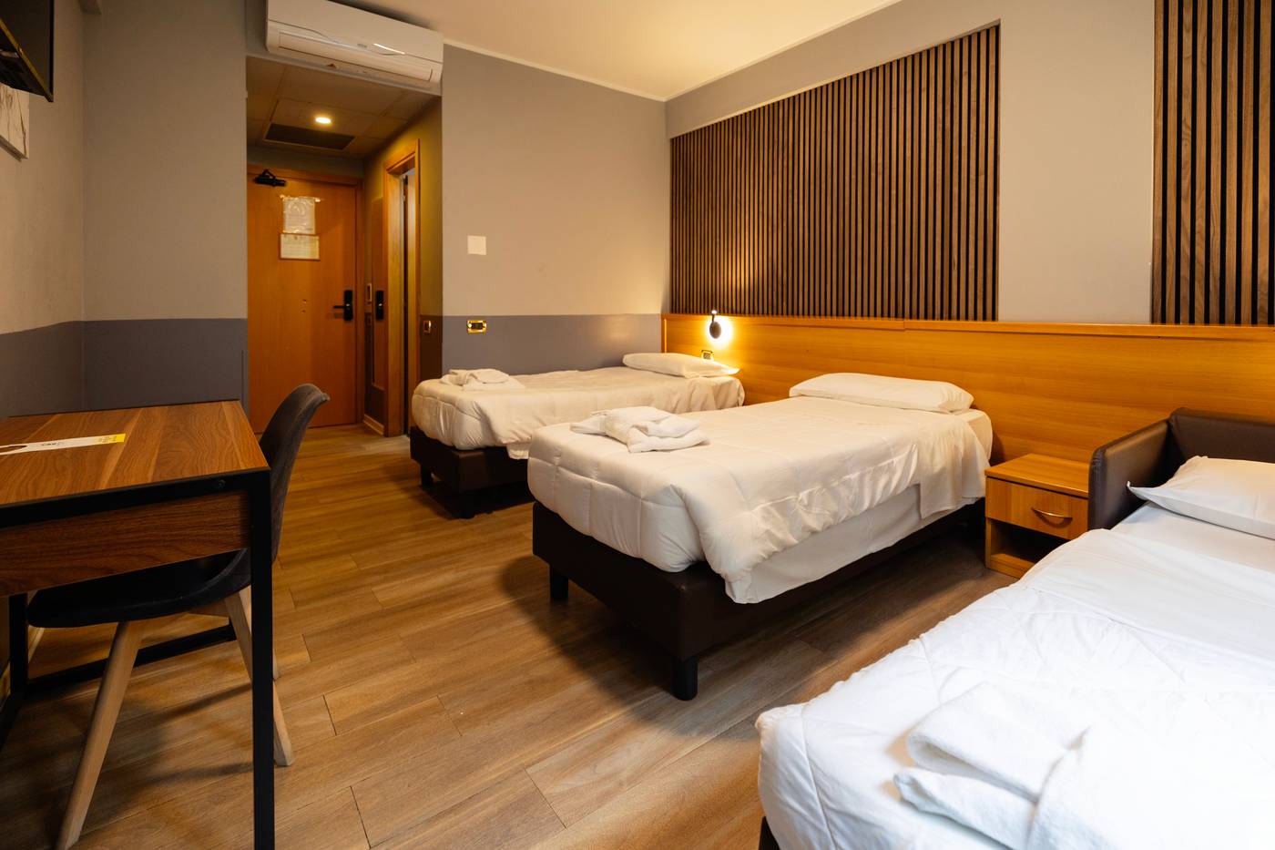 Scheppers-Hotel-Room-9