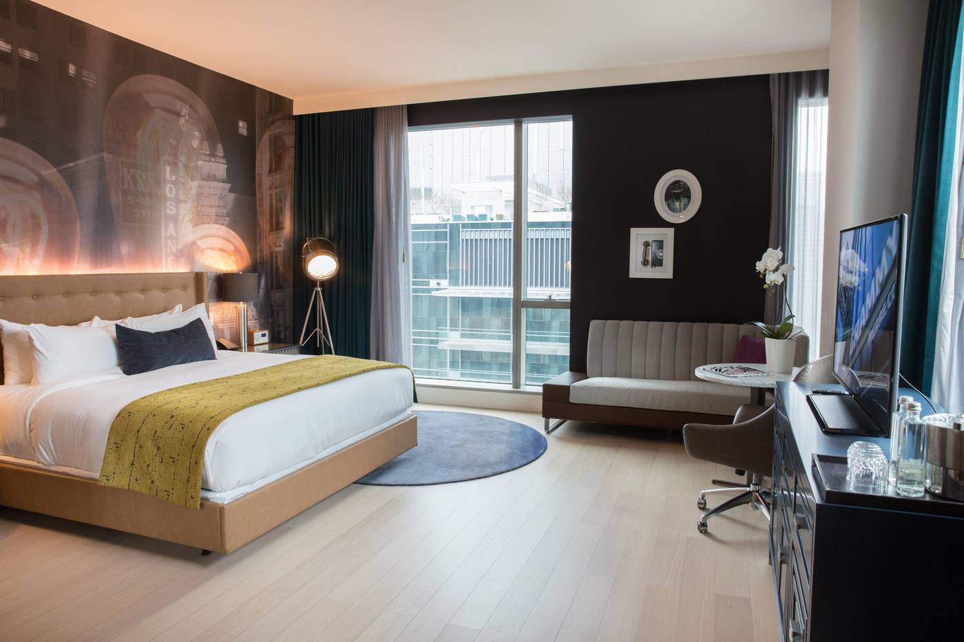 Hotel-Indigo-Los-Angeles-Downtown-Room-25