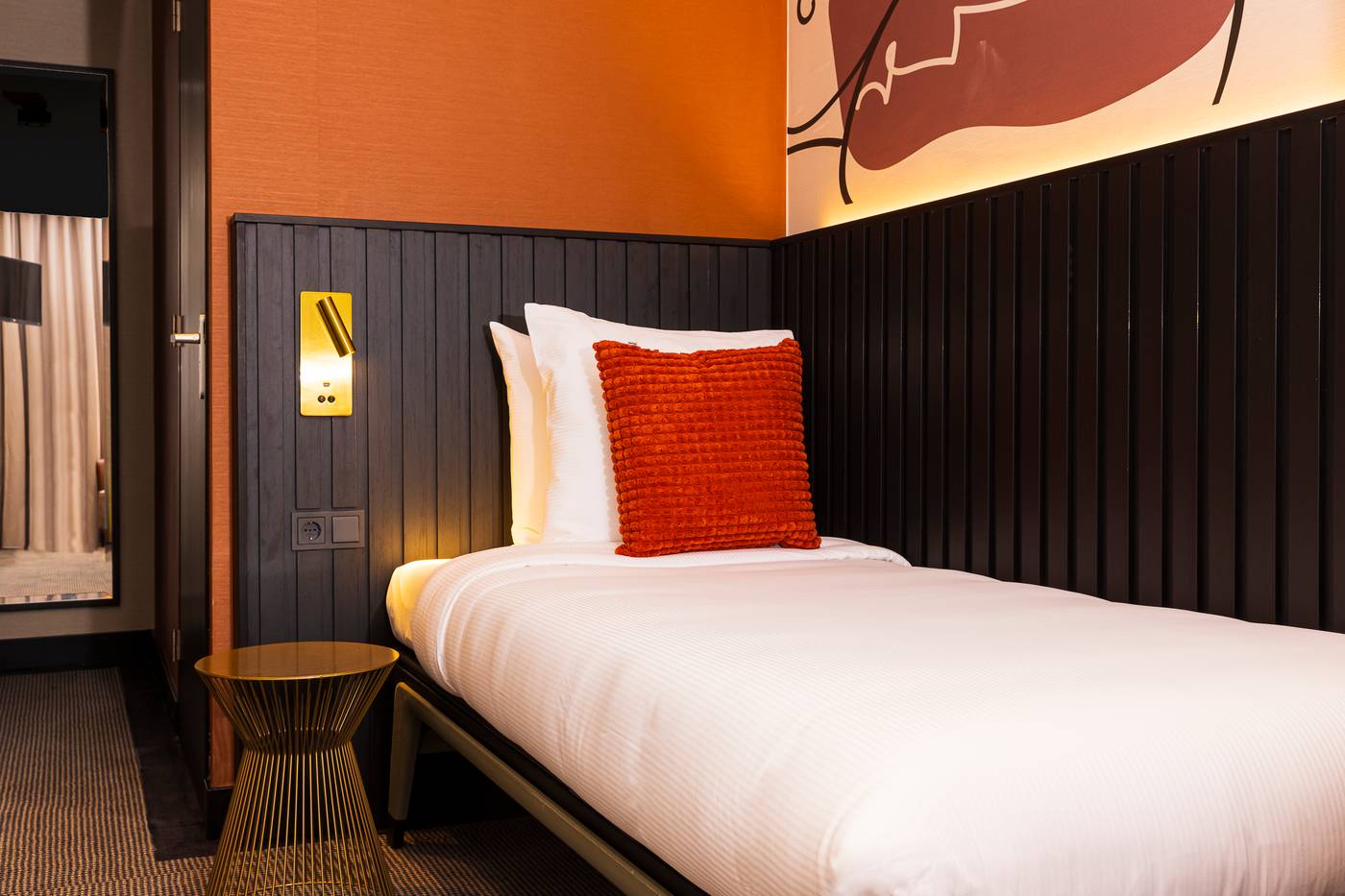 Huygens-Place-Room-28