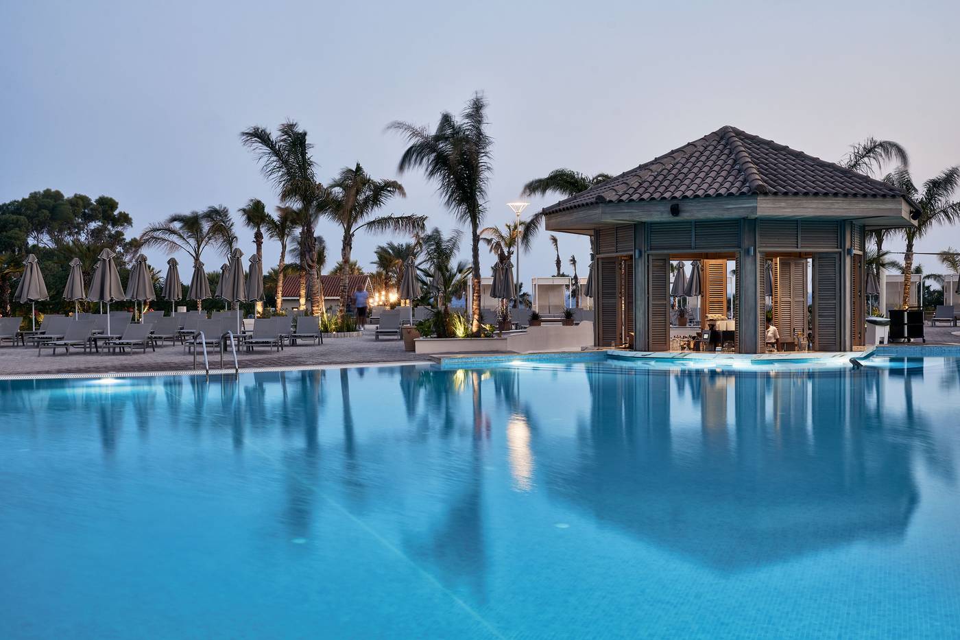 Kermia-Beach-Bungalow-Hotel-Pool-2