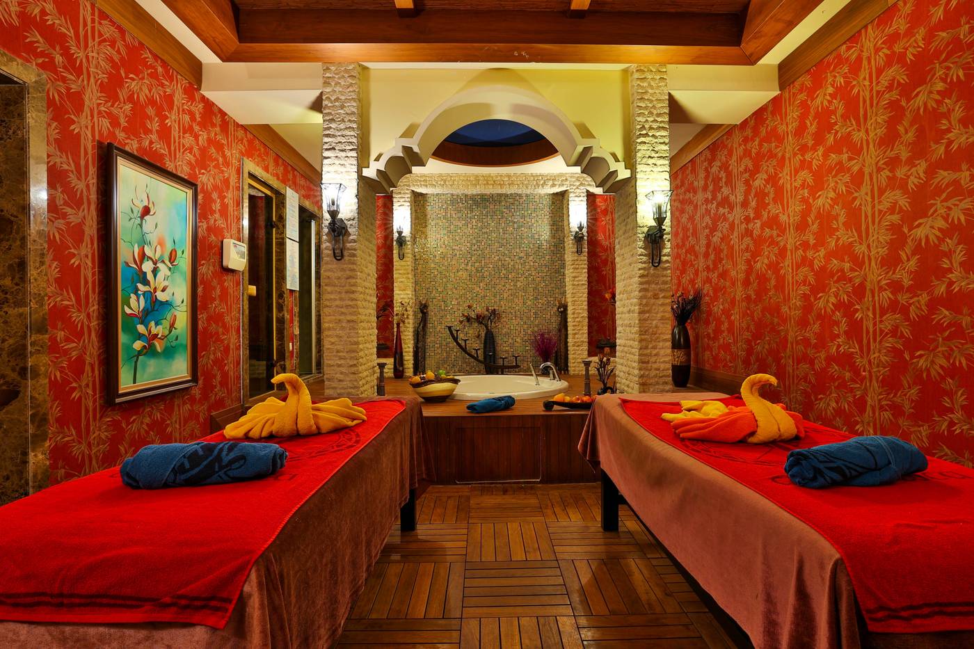 Crystal Deluxe Resort 