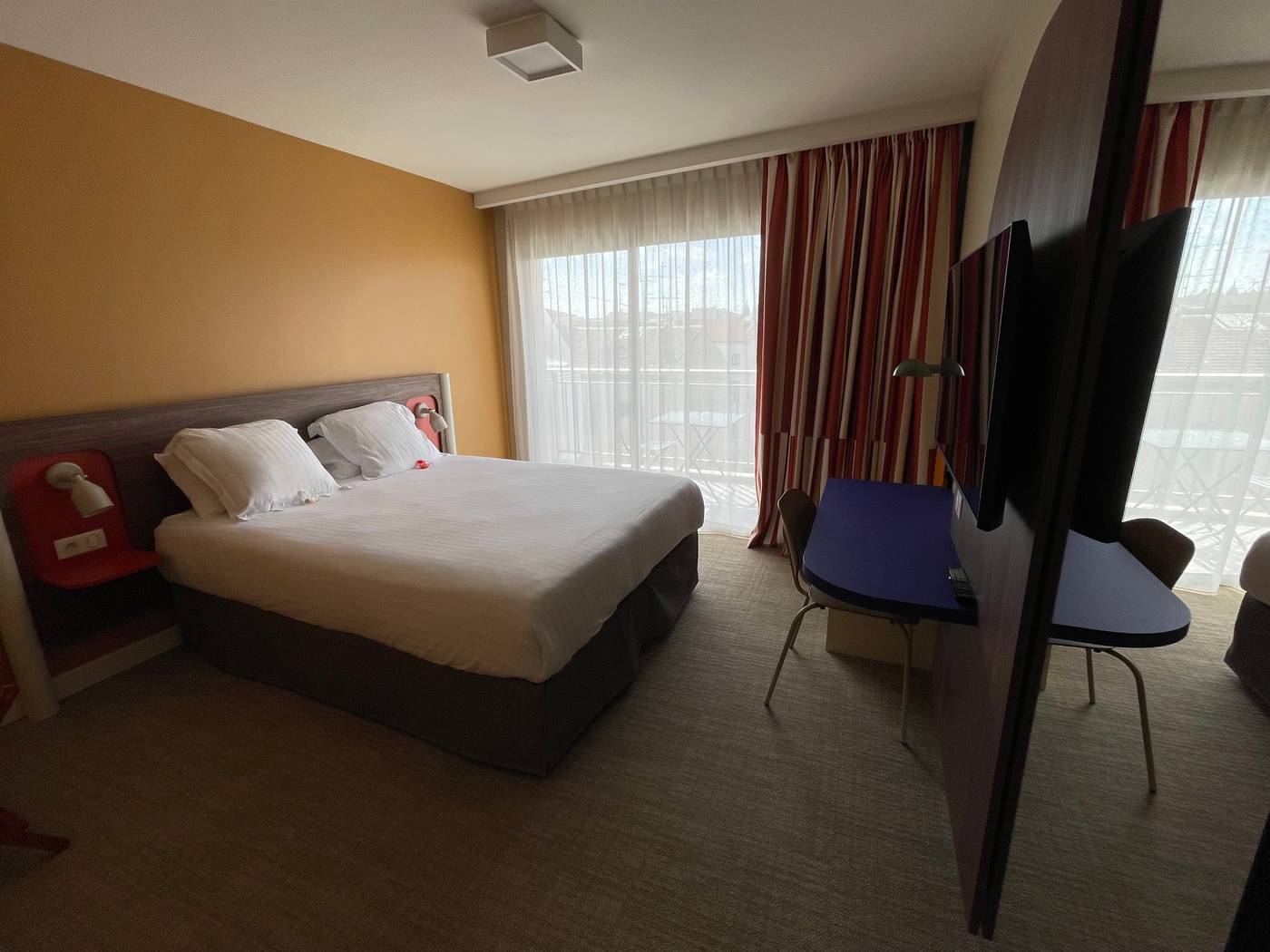 Hotel-Abrial-Cannes-Centre-Room-11