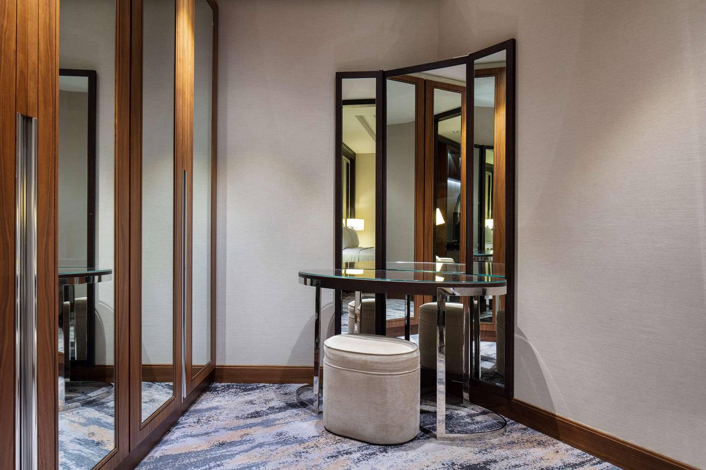 Hilton-Istanbul-Bomonti-Hotel---Conference-Centre-Room-63